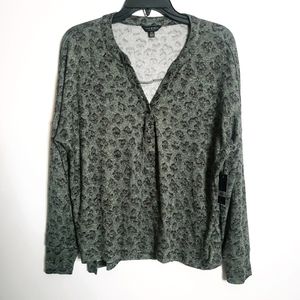 Lucky Brand long sleeve soft henley top high low hem Animal Print size small new